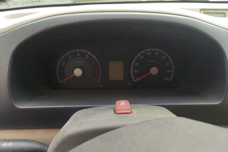 Used Suzuki Wagon R 2012 All-Purpose Model 1.4L Manual VVT Standard Version China IV Odometer Close Up