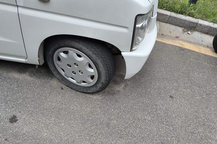 Used Suzuki Wagon R 2012 Entrepreneur Edition 1.0L Manual - Overdrive Type Right Front Wheel Hub