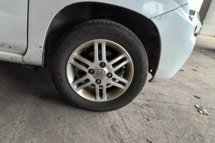 Used Suzuki Wagon R 2012 e 1.4L Manual Standard Model Right Front Wheel Hub