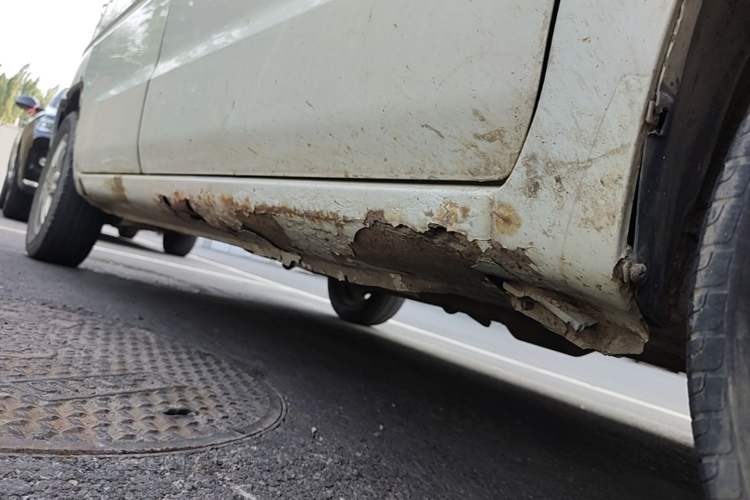 Used Suzuki Wagon R 2012 Entrepreneur Edition 1.0L Manual - Overdrive Type Right Side Sill