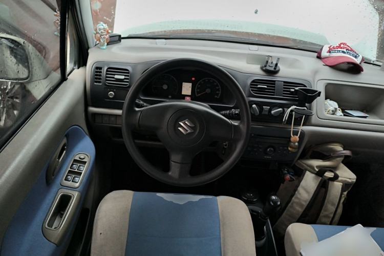 Used Suzuki Wagon R 2012 All-Purpose Model 1.4L Manual VVT Standard Version China IV Steering Wheel