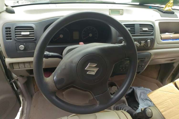 Used Suzuki Wagon R 2012 All-Purpose Model 1.4L Manual VVT Standard Version China IV Steering Wheel