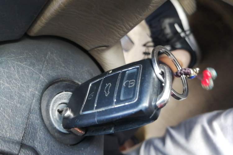 Used Suzuki Wagon R 2012 e 1.4L Manual VVT Standard Model China IV standard Vehicle Key