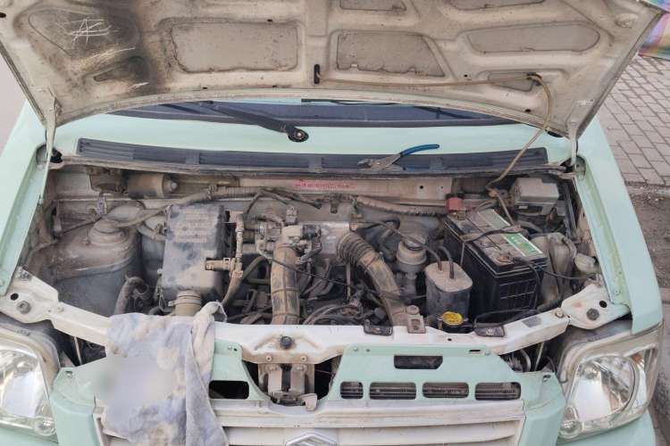 Used Suzuki Wagon R 2013 Venture Edition 1.0L Manual - Practical Model 3 Engine Bay
