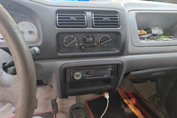Used Suzuki Wagon R 2013 Venture Edition 1.0L Manual - Practical Model 3 Audio And AC Panel