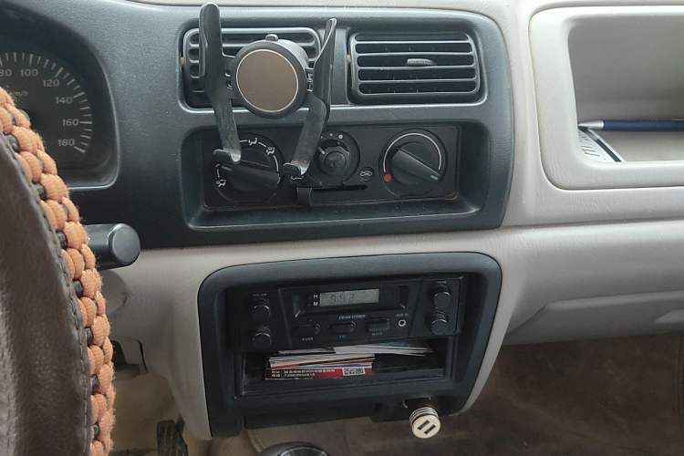 Used Suzuki Wagon R 2013 Entrepreneur Edition 1.0L Manual Comfort Version Audio And AC Panel