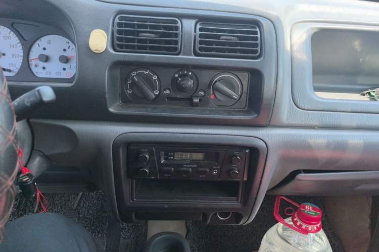 Used Suzuki Wagon R 2013 Venture Edition 1.0L Manual - Practical Model 3 Audio And AC Panel