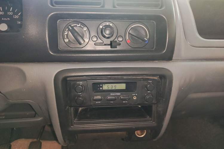 Used Suzuki Wagon R 2013 Venture Edition 1.0L Manual Economy Model Audio And AC Panel