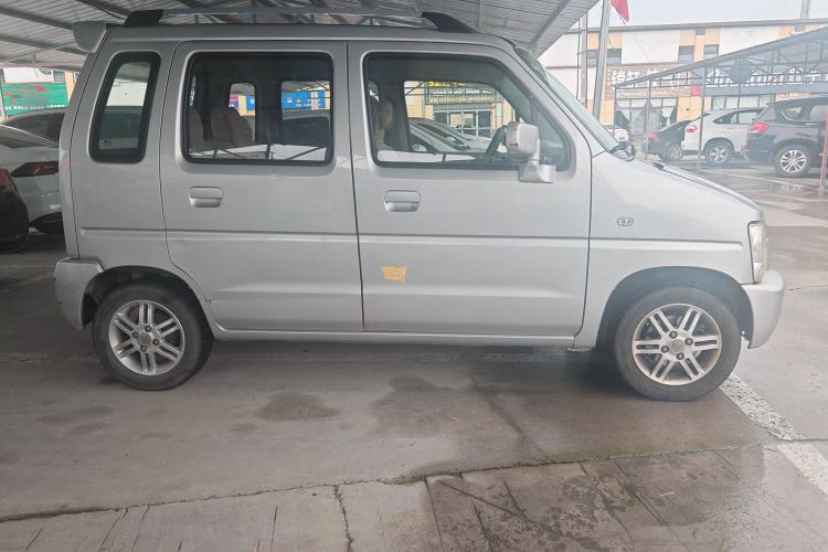 Used Suzuki Wagon R 2013 Venture Edition 1.0L Manual Economy Model Exterior 3