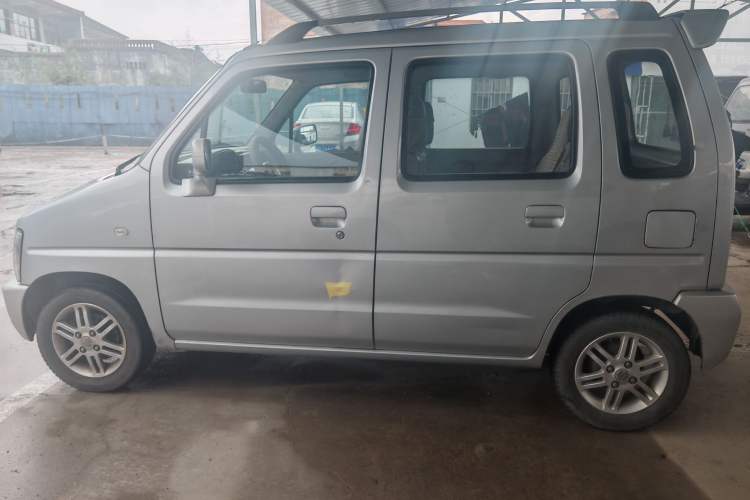 Used Suzuki Wagon R 2013 Venture Edition 1.0L Manual Economy Model Exterior 4