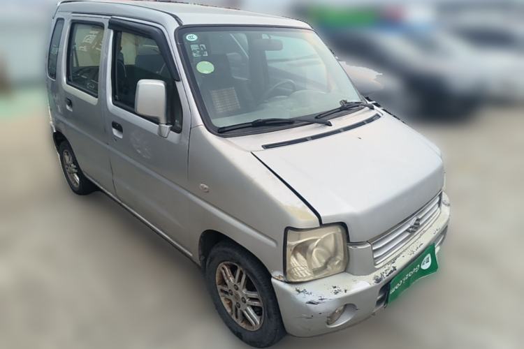 Used Suzuki Wagon R 2013 Venture Edition 1.0L Manual - Practical Model 3 Front Right 45 Deg