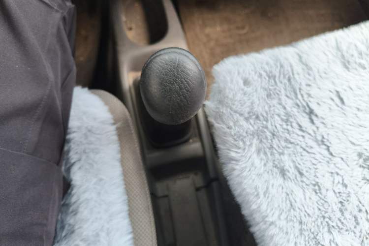 Used Suzuki Wagon R 2013 Venture Edition 1.0L Manual Economy Model Gear Lever