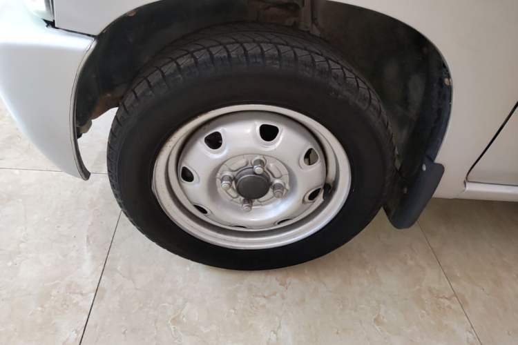 Used Suzuki Wagon R 2013 Venture Edition 1.0L Manual Economy Model Left Front Wheel Hub