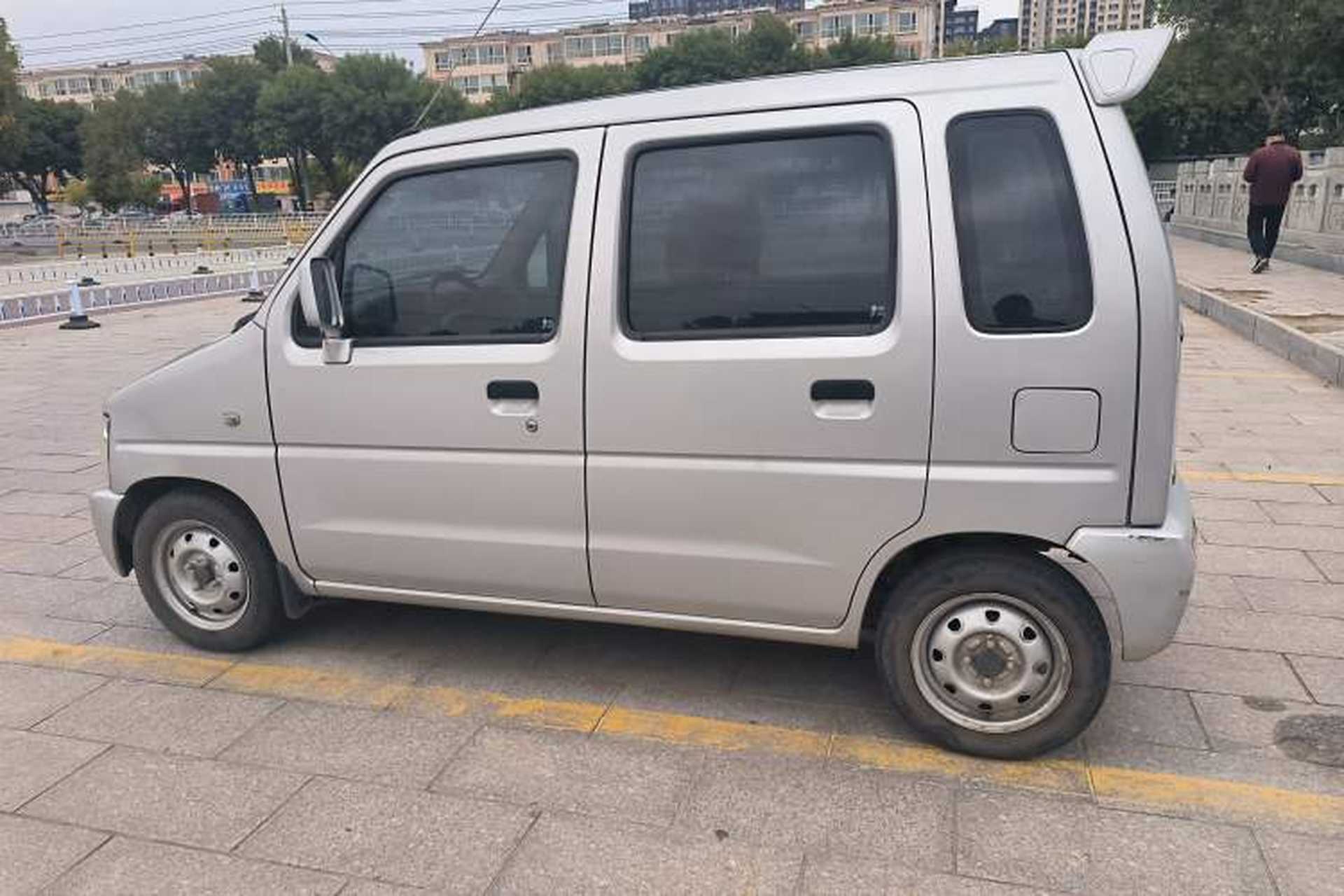 Used Suzuki Wagon R 2013 Venture Edition 1.0L Manual - Practical Model 3 Left Side