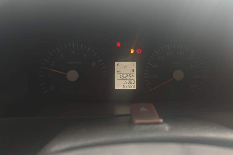 Used Suzuki Wagon R 2013 Venture Edition 1.0L Manual Economy Model Odometer Close Up