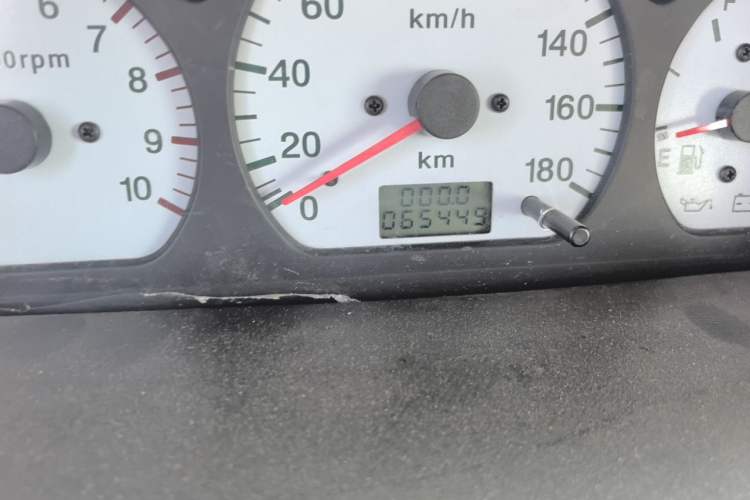 Used Suzuki Wagon R 2013 Venture Edition 1.0L Manual - Practical Model 3 Odometer Close Up