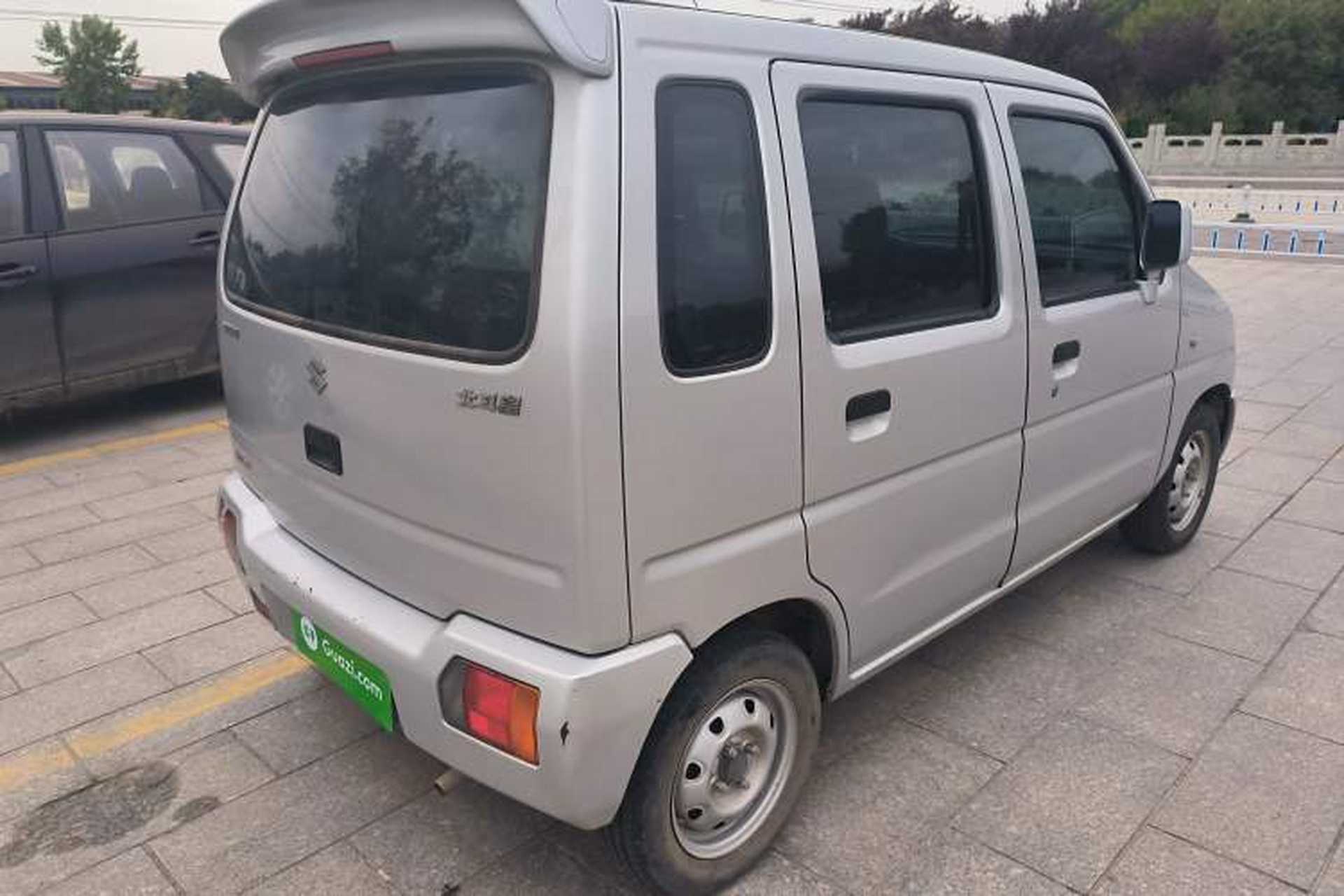 Used Suzuki Wagon R 2013 Venture Edition 1.0L Manual - Practical Model 3 Rear Right 45 Deg