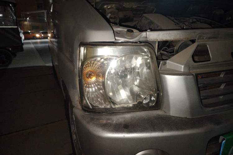 Used Suzuki Wagon R 2013 Venture Edition 1.0L Manual Economy Model Right Front Headlight