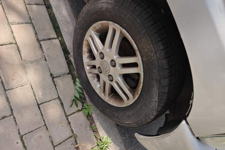 Used Suzuki Wagon R 2013 Venture Edition 1.0L Manual - Practical Model 3 Right Front Wheel Hub