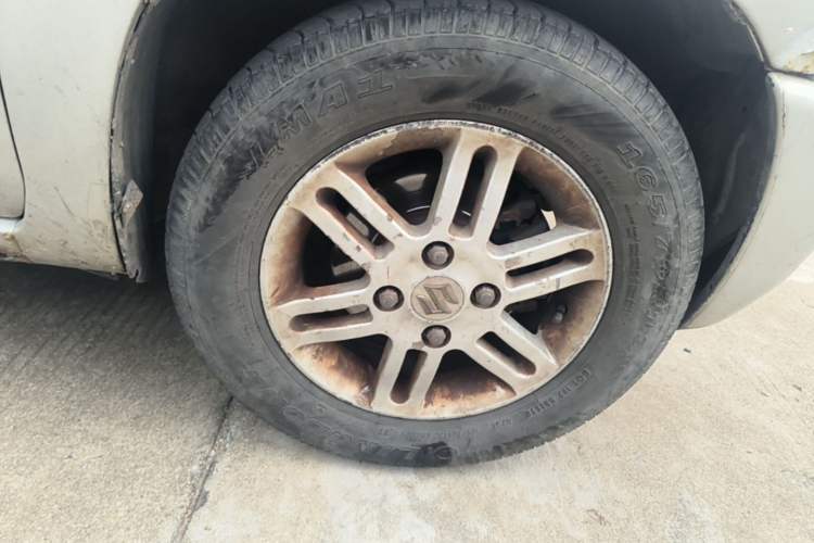 Used Suzuki Wagon R 2013 Venture Edition 1.0L Manual - Practical Model 3 Right Front Wheel Hub
