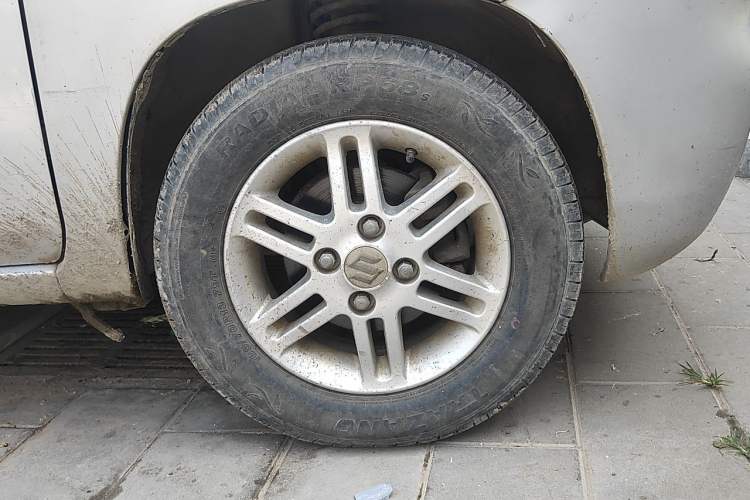 Used Suzuki Wagon R 2013 Entrepreneur Edition 1.0L Manual Comfort Version Right Front Wheel Hub