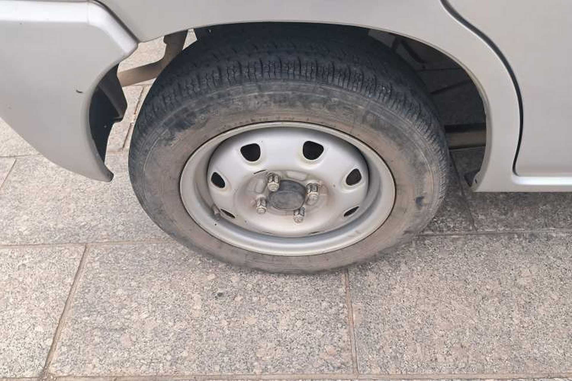 Used Suzuki Wagon R 2013 Venture Edition 1.0L Manual - Practical Model 3 Right Rear Wheel Hub