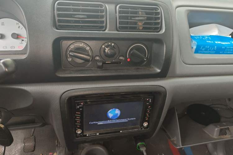 Used Suzuki Wagon R 2013 Venture Edition 1.0L Manual - Practical Model 3 Audio And AC Panel