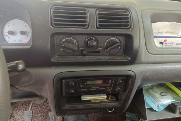 Used Suzuki Wagon R 2013 Venture Edition 1.0L Manual Economy Model Audio And AC Panel