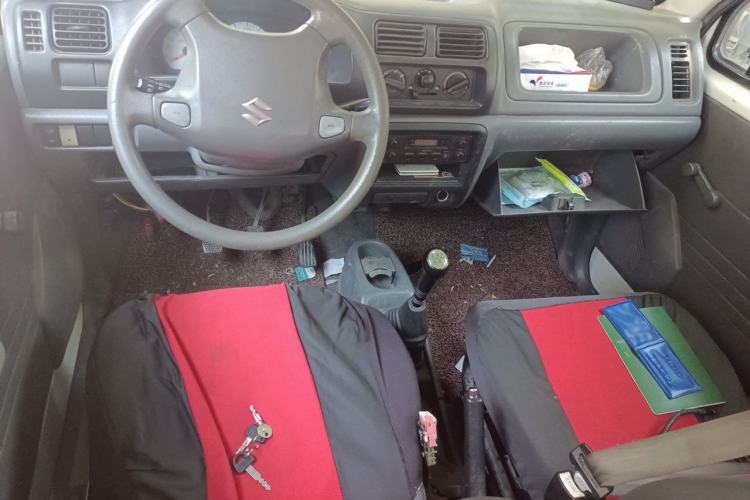 Used Suzuki Wagon R 2013 Venture Edition 1.0L Manual Economy Model Center Console