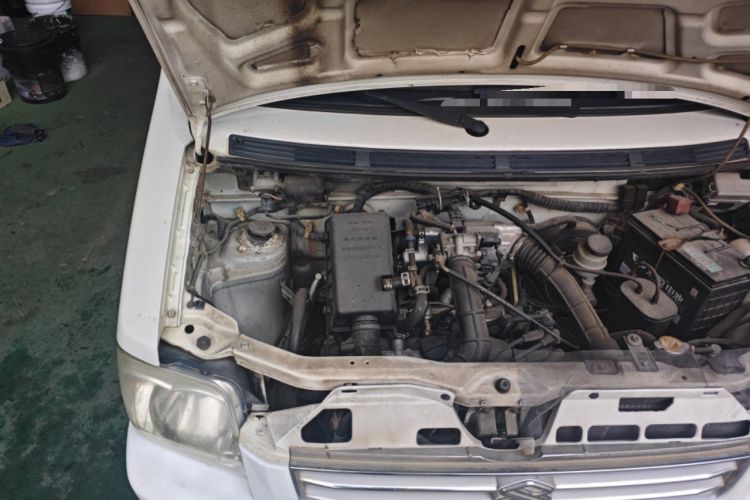 Used Suzuki Wagon R 2013 Venture Edition 1.0L Manual Economy Model Engine Bay Right