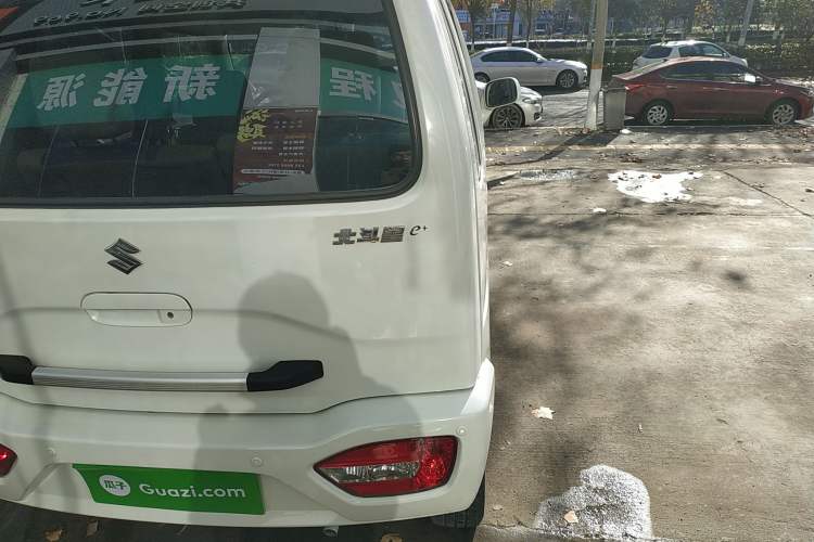 Used Suzuki Wagon R 2013 Venture Edition 1.0L Manual Economy Model Exterior 6
