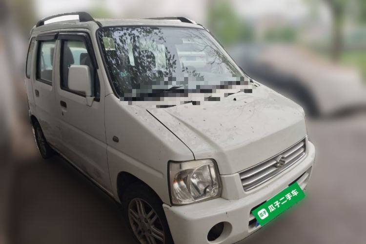 Used Suzuki Wagon R 2013 Venture Edition 1.0L Manual - Practical Model 3 Front Right 45 Deg