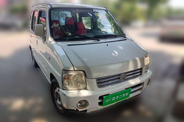 Used Suzuki Wagon R 2013 Venture Edition 1.0L Manual Economy Model Front Right 45 Deg