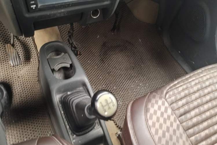 Used Suzuki Wagon R 2013 Entrepreneur Edition 1.0L Manual Comfort Version Gear Lever