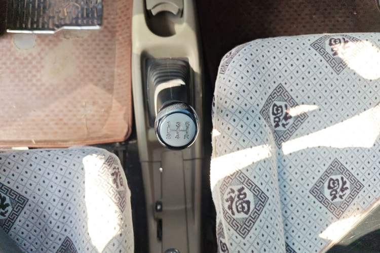 Used Suzuki Wagon R 2013 Venture Edition 1.0L Manual Economy Model Gear Lever