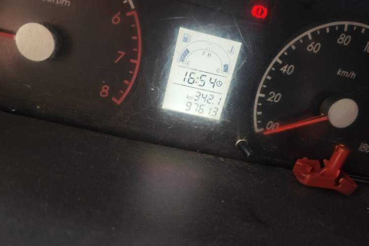 Used Suzuki Wagon R 2013 All-New Upgraded Version 1.4L Manual Standard Model 1 Odometer Close Up