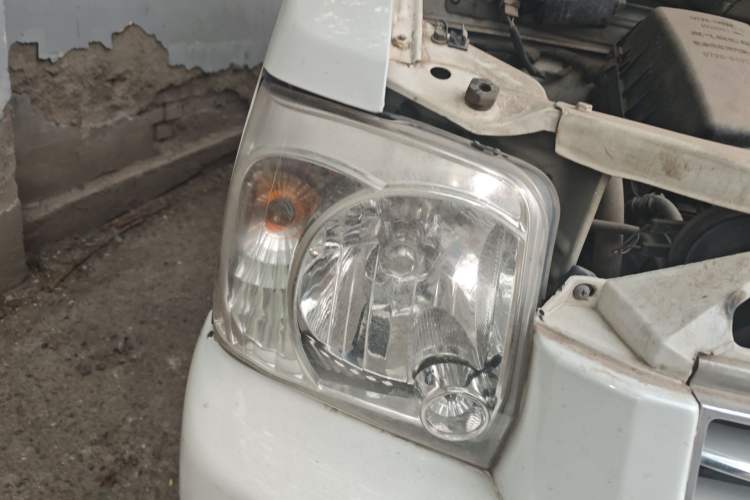 Used Suzuki Wagon R 2013 Venture Edition 1.0L Manual - Practical Model 3 Right Front Headlight