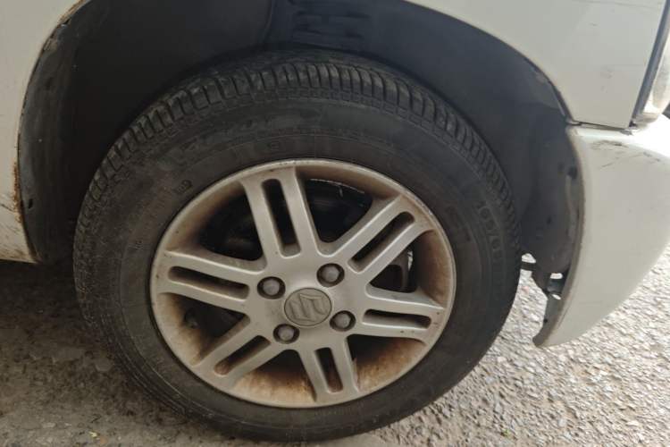 Used Suzuki Wagon R 2013 Venture Edition 1.0L Manual - Practical Model 3 Right Front Wheel Hub