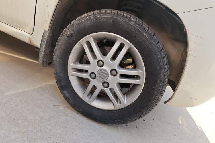 Used Suzuki Wagon R 2013 Venture Edition 1.0L Manual Economy Model Right Front Wheel Hub