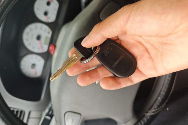 Used Suzuki Wagon R 2013 Venture Edition 1.0L Manual - Practical Model 3 Vehicle Key