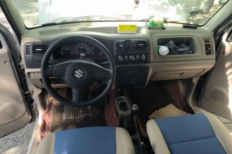 Used Suzuki Wagon R 2015 1.0L Manual Comfort Model Center Console