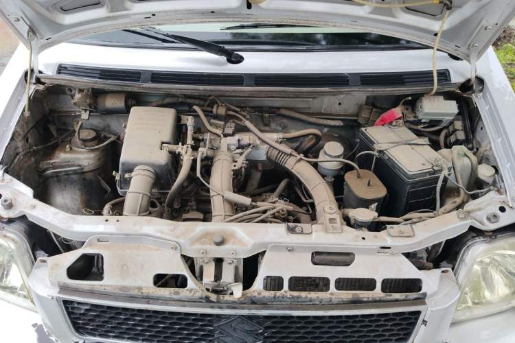 Used Suzuki Wagon R 2015 1.0L Manual Economy Model Engine Bay