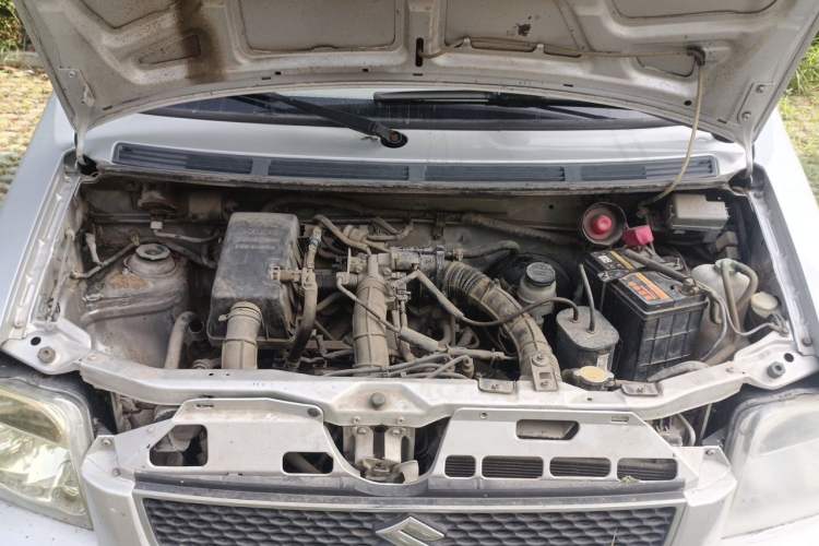 Used Suzuki Wagon R 2015 1.0L Manual Utility Model Engine Bay
