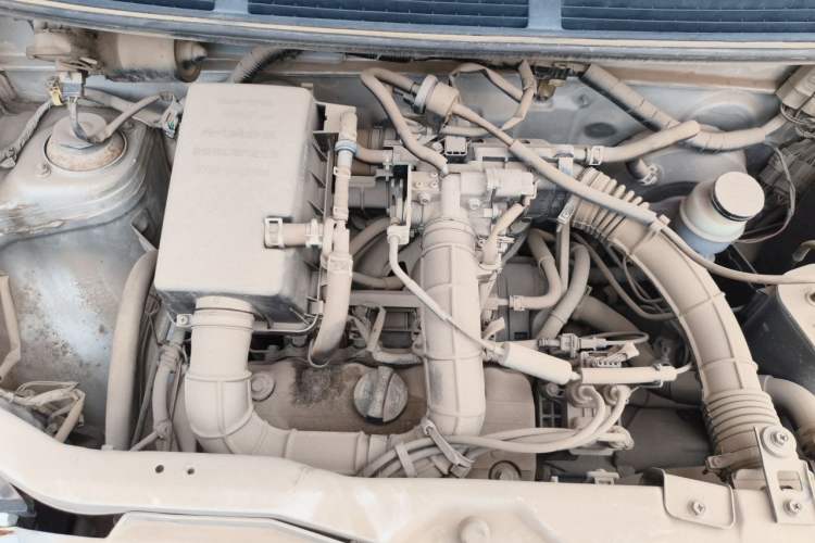 Used Suzuki Wagon R 2015 1.0L Manual Comfort Model Engine Bay
