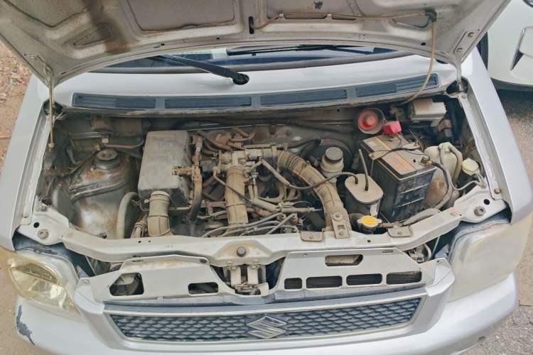 Used Suzuki Wagon R 2015 1.0L Manual Comfort Model Engine Bay