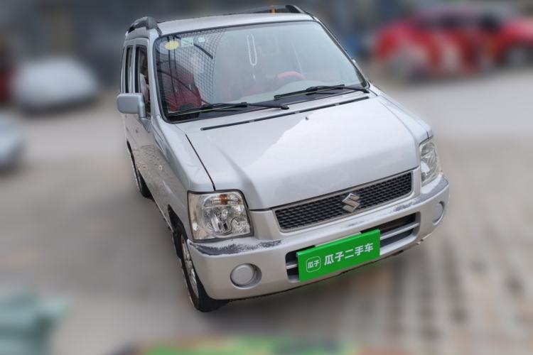 Used Suzuki Wagon R 2015 1.0L Manual Comfort Model Front Right 45 Deg