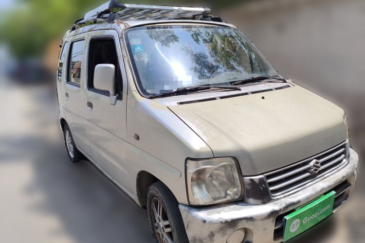 Used Suzuki Wagon R 2015 1.0L Manual Comfort Model Front Right 45 Deg