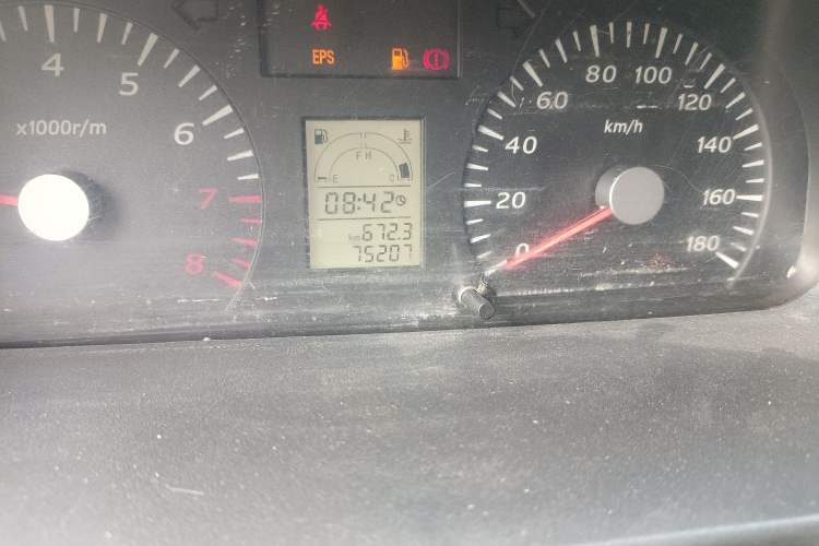 Used Suzuki Wagon R 2015 1.0L Manual Utility Model Odometer Close Up