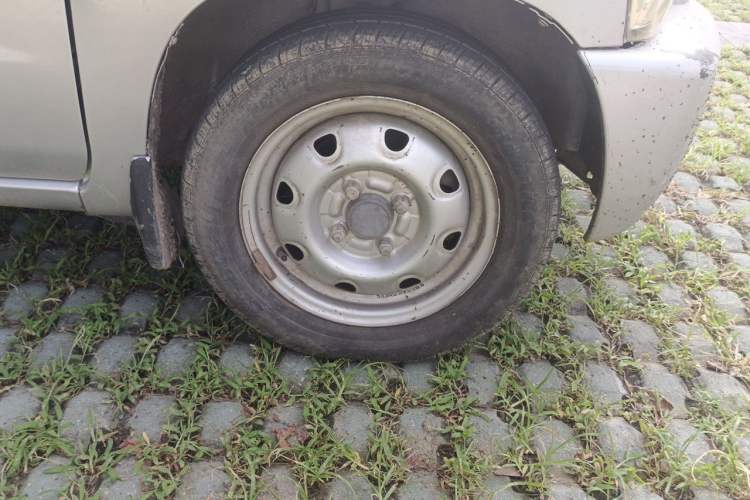 Used Suzuki Wagon R 2015 1.0L Manual Utility Model Right Front Wheel Hub