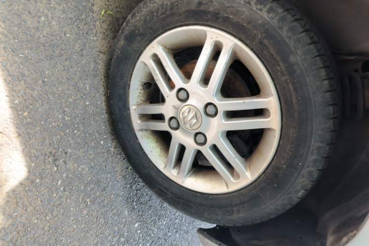 Used Suzuki Wagon R 2015 1.0L Manual Comfort Model Right Front Wheel Hub